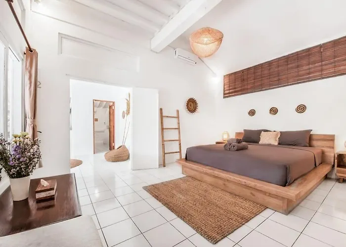 London - Private 4 Bdr In Seminyak, Pool & Garden In Prime Location *
